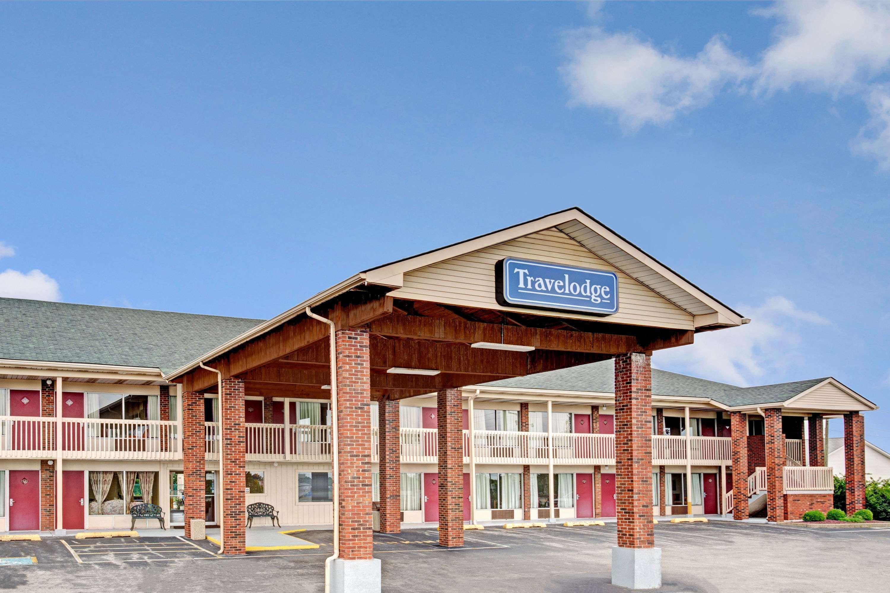 Travelodge By Wyndham Sellersburg מראה חיצוני תמונה